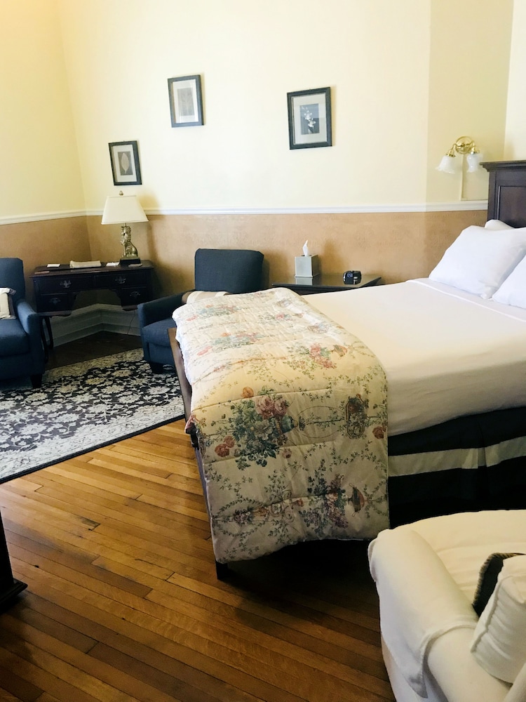 Albemarle Inn - photo 40