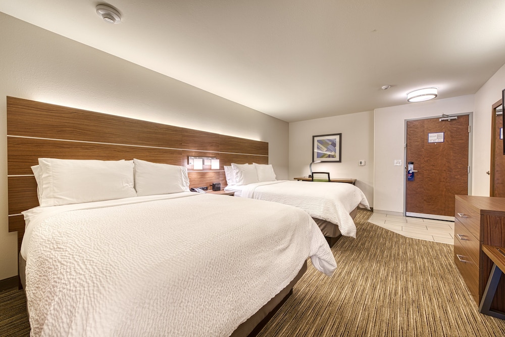 Holiday Inn Express & Suites Manitou Springs by IHG - photo 20