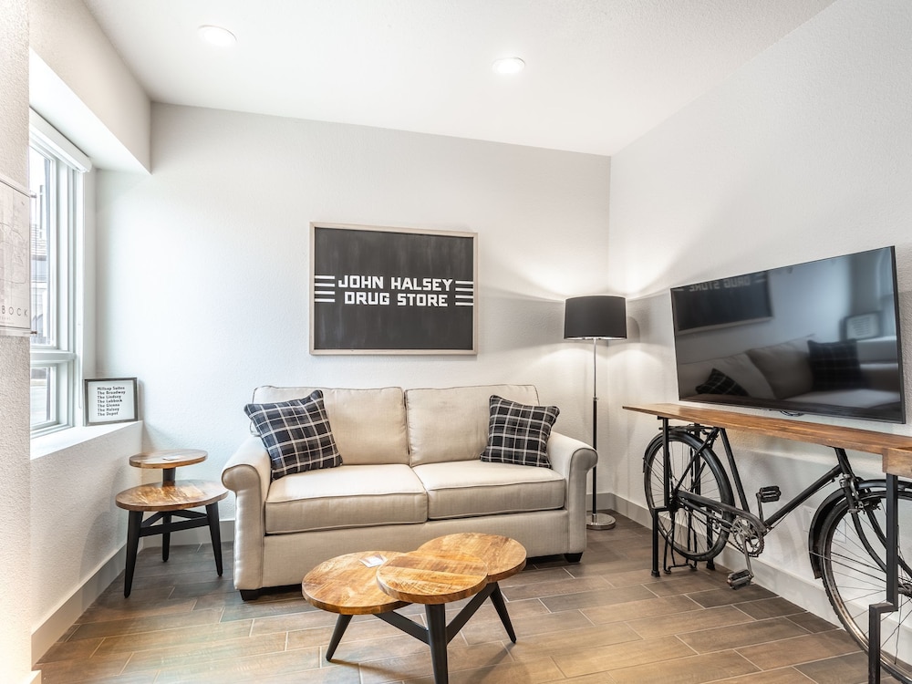 Millsap Suites by Pioneer Pocket Hotel - photo 16