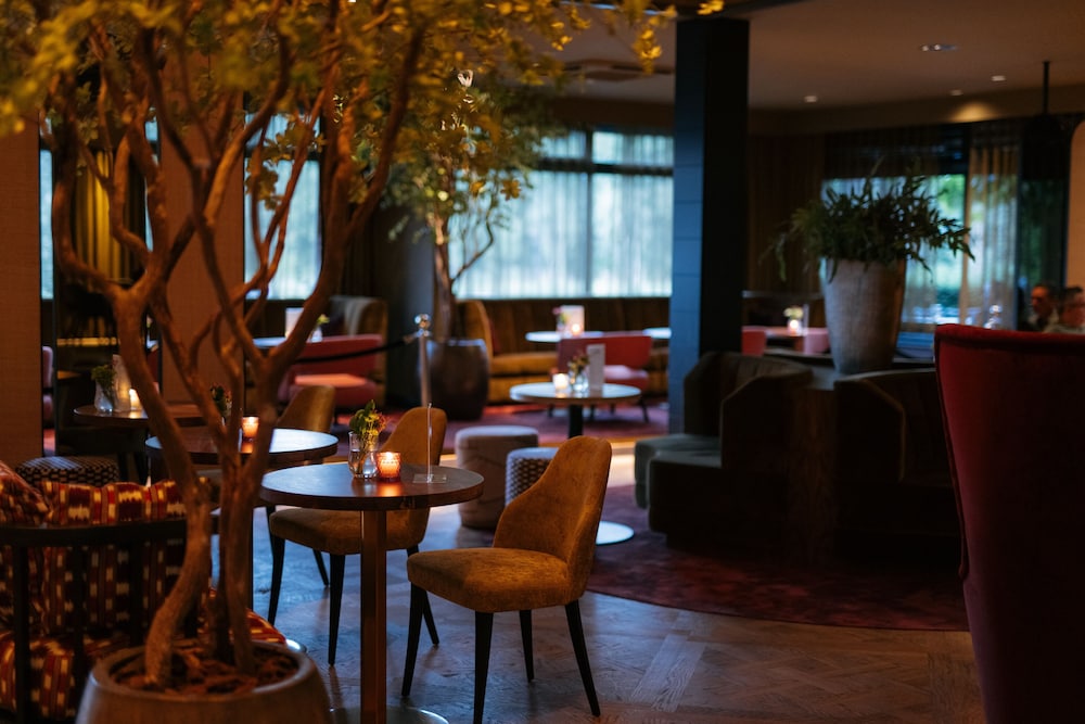 Van der Valk Hotel Apeldoorn De Cantharel — 4-Star Luxury Hotel in Ugchelen, Netherlands