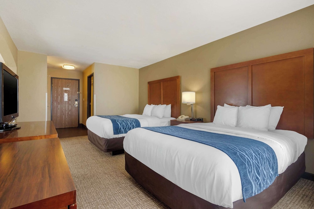 Comfort Inn & Suites Pittsburg KS - photo 32