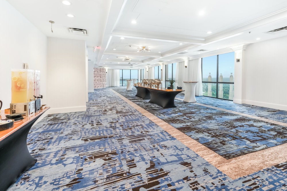Crowne Plaza Kansas City Downtown by IHG - photo 56