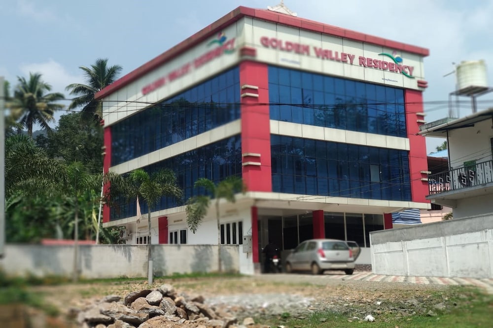 Oyo 23503 Golden Valley Residency in Trichur, India