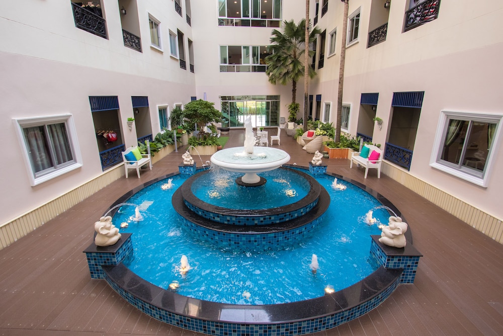 The Grand Paradise Suite — 4-Star Luxury Hotel in Bang Sao Thong, Thailand