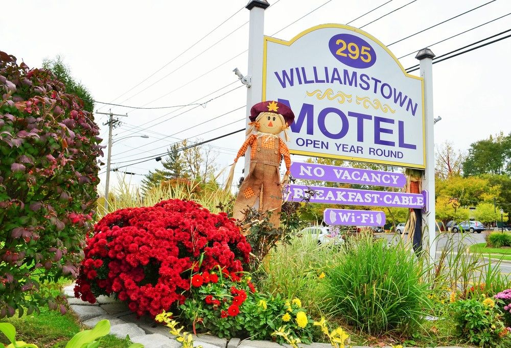 Williamstown Motel — Williamstown