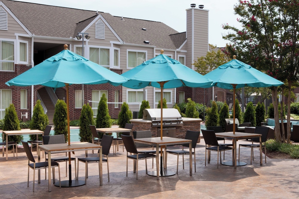 Residence Inn by Marriott Atlanta Airport North Virginia Ave - photo 32