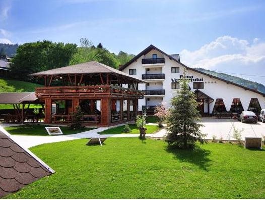 Pensiunea Roua Voronetului — 4-Star Luxury Hotel in Gura Humorului, Romania