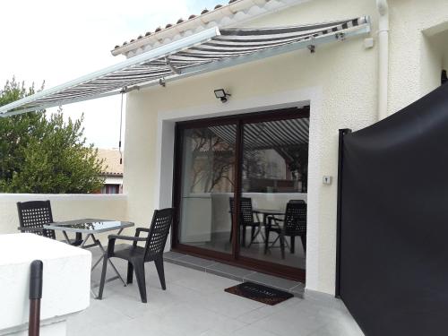 Grand studio au milieu des vignes — hotel in Moussan