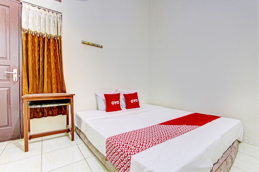 Hotel O Guest House Cemara 2 — hotel in Brebes