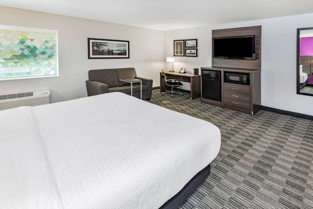 La Quinta Inn & Suites by Wyndham Houston Southwest - photo 14