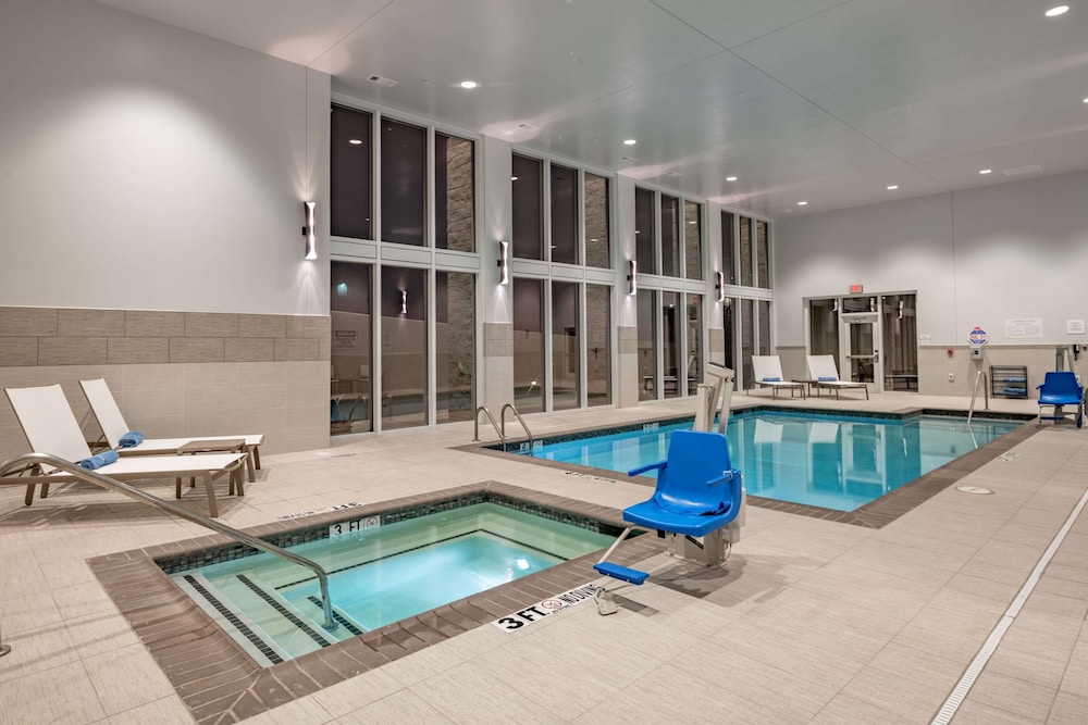Hilton Garden Inn Dallas at Hurst Conference Center - photo 40