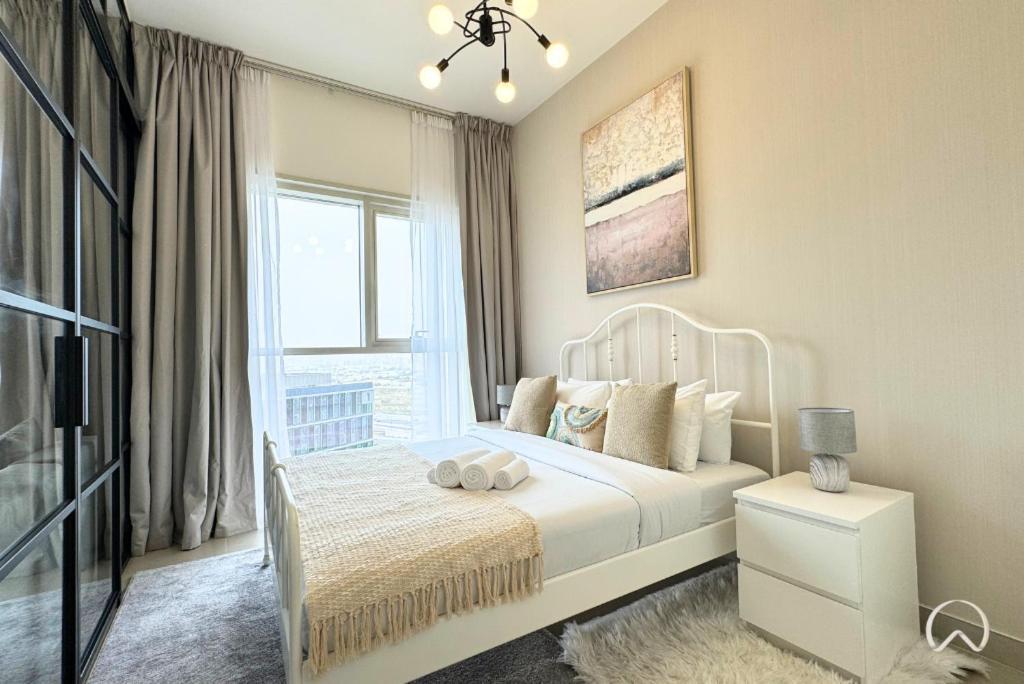 Blissful 1BR with Balcony Collective tower in Dubai, United Arab Emirates