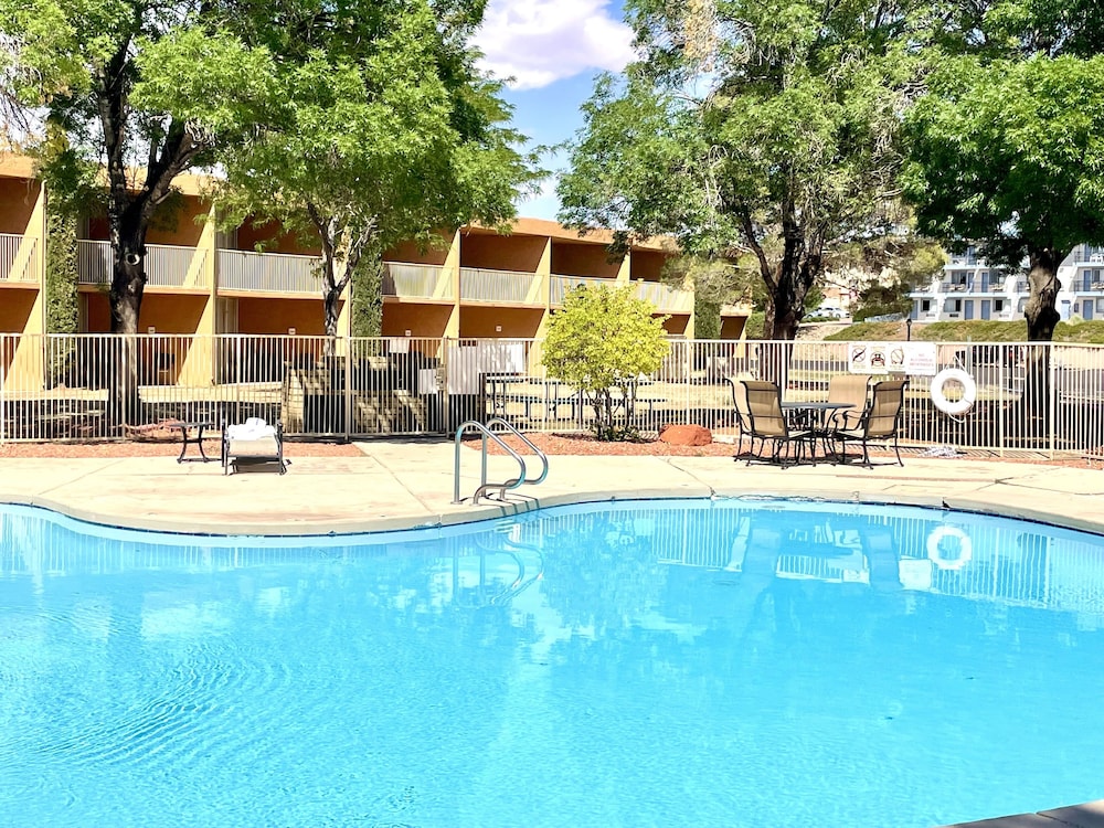 Quality Inn View Of Lake Powell Page - photo 17
