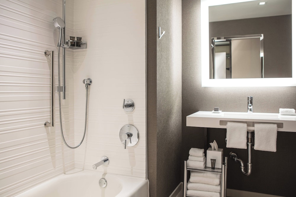 AC Hotel by Marriott San Jose Downtown - photo 18
