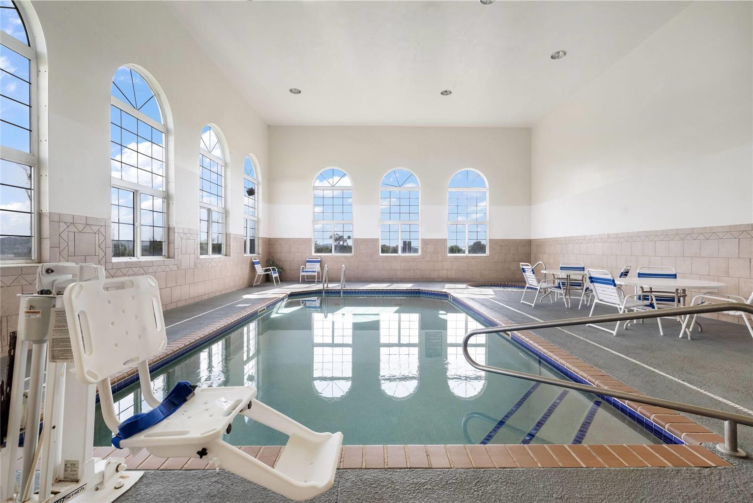 Howard Johnson Hotel & Suites by Wyndham Oacoma - photo 6