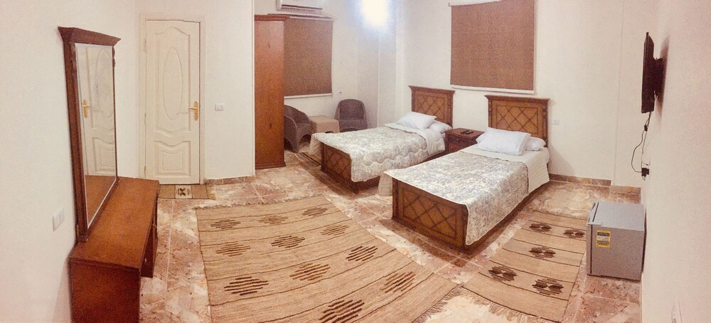 Pyramids Empire Inn - last minute hotel in Giza