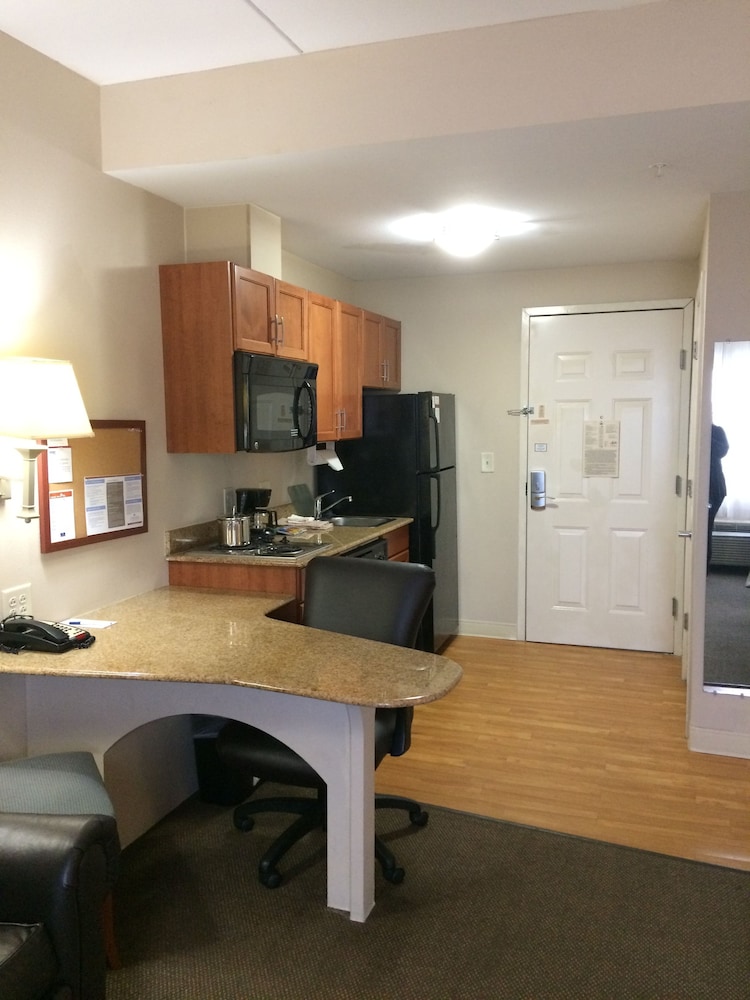 Candlewood Suites Jacksonville by IHG - photo 8