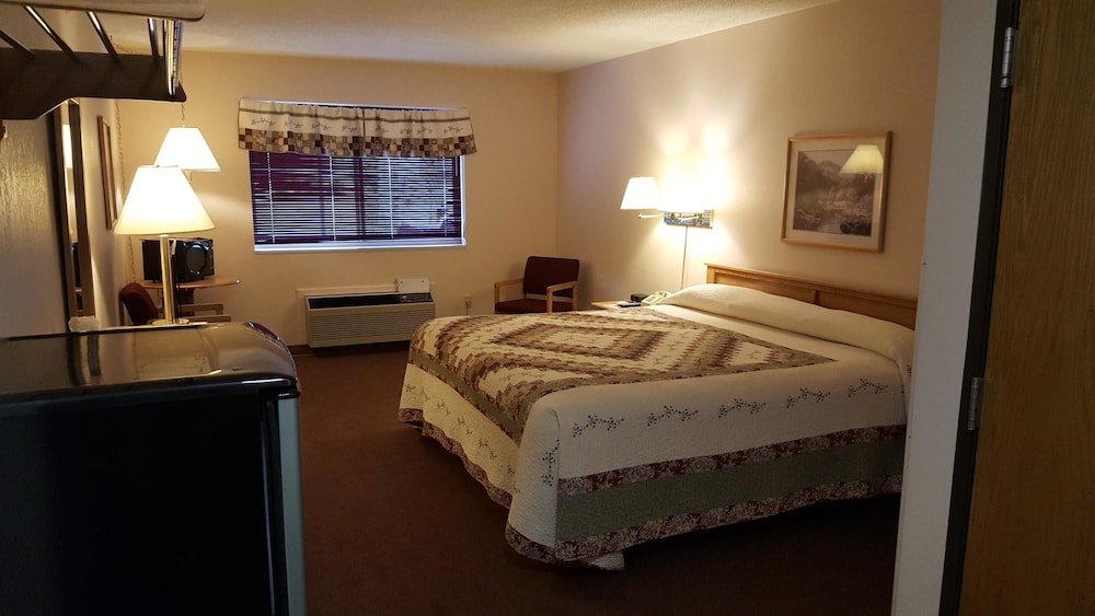 Chicaugon Lake Inn - photo 9