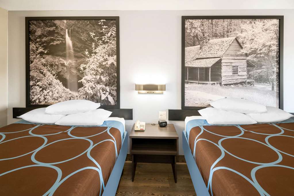 Super 8 by Wyndham Cleveland - photo 8