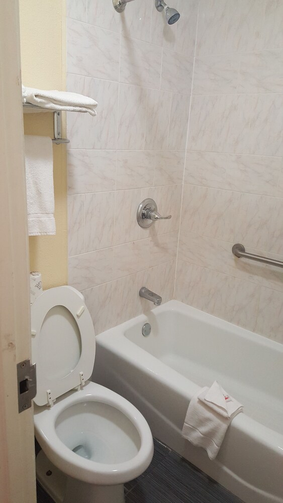 Stadium Motel - photo 20