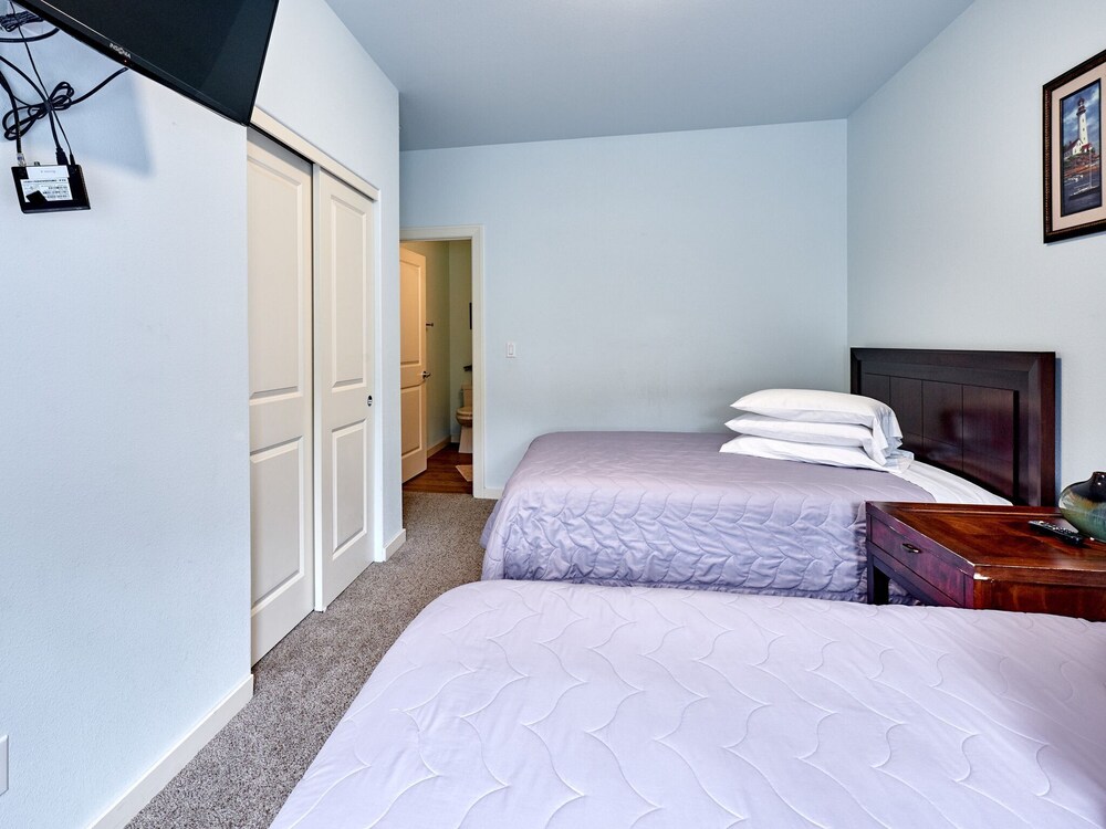 Surfer's Beach Retreat - photo 8