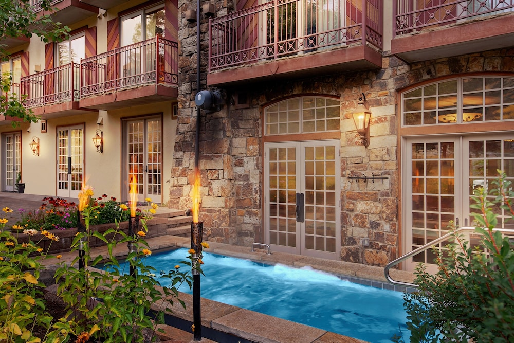 Tivoli Lodge - photo 23