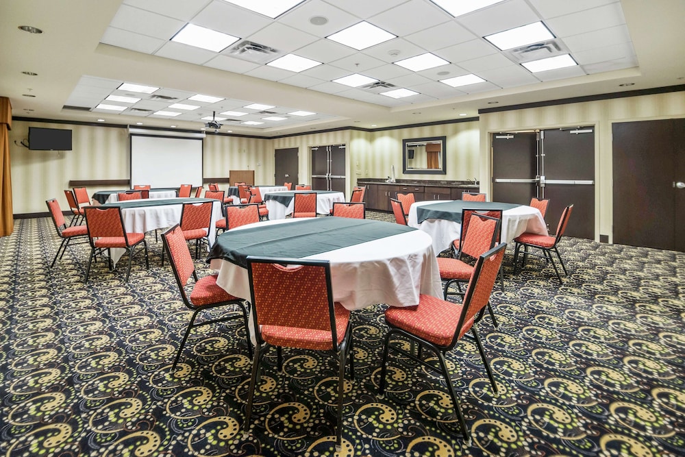 Hampton Inn & Suites Tulsa Catoosa - photo 53