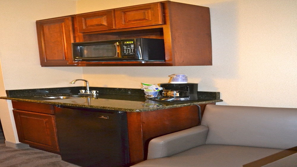 Holiday Inn Express Hotel & Suites Waterford by IHG - photo 15