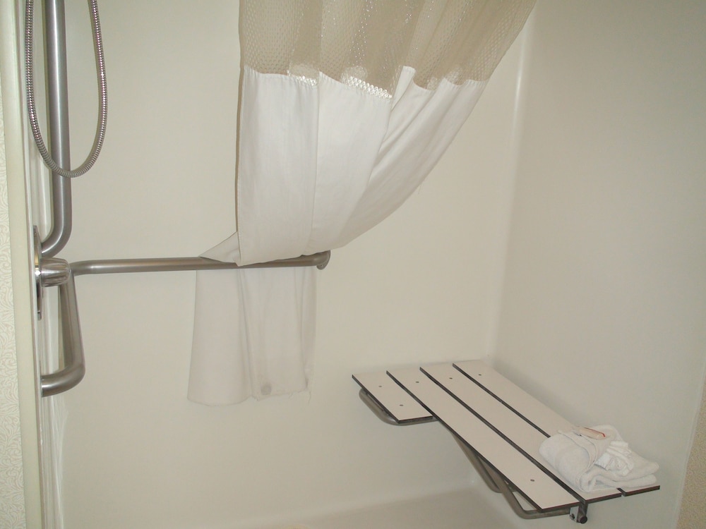 Days Inn & Suites by Wyndham Airport Albuquerque - photo 7