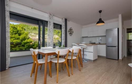 Amazing Apartment In Baska Voda — Baska Voda — photo 4