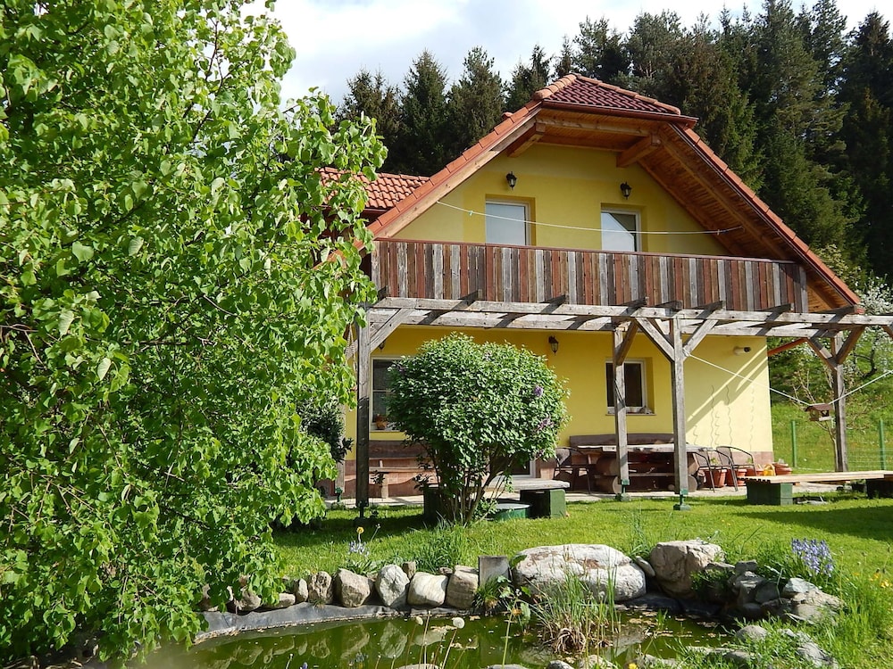Sunny Holiday House B And B 12755655 — Gornji Grad