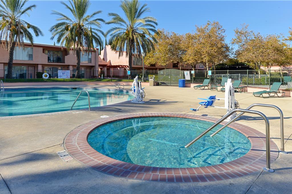 Red Lion Woodlake & Conference Center - photo 5