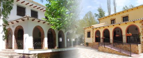 Casa Rural Ruiz Hernando — 4-Star Luxury Hotel in Villanueva Del Arzobispo, Spain