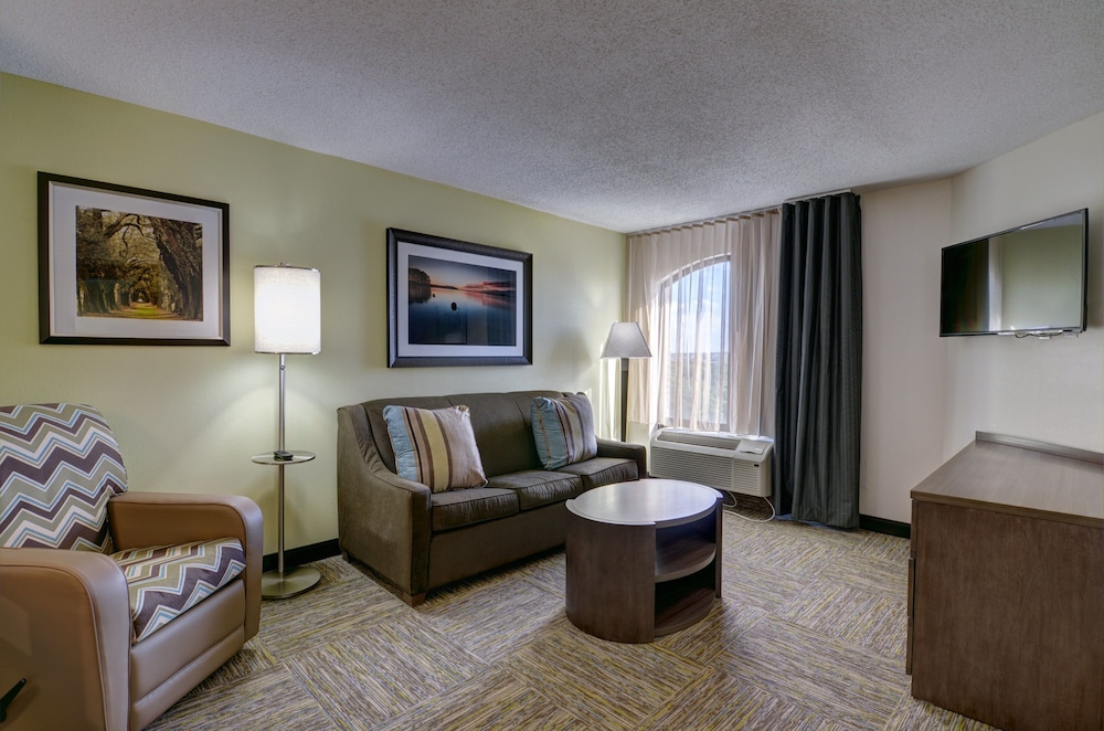 Candlewood Suites Richmond West Broad by IHG - photo 13