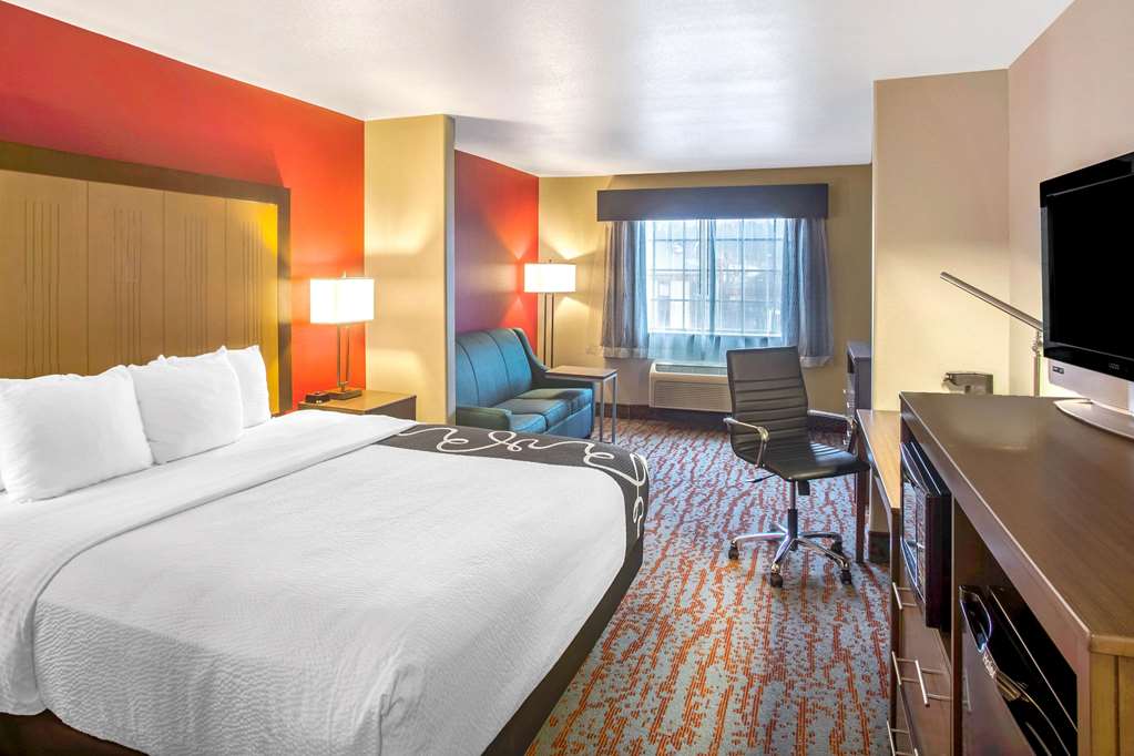 La Quinta Inn & Suites by Wyndham Fort Smith - photo 23