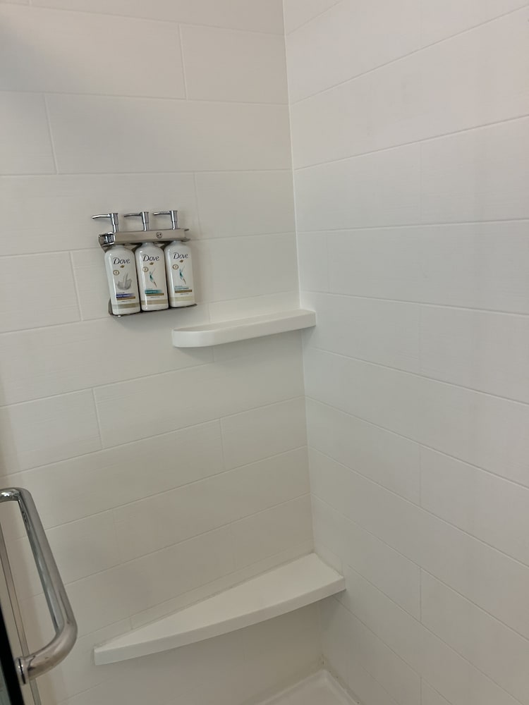 Holiday Inn Express & Suites Mobile University Area by IHG - photo 36