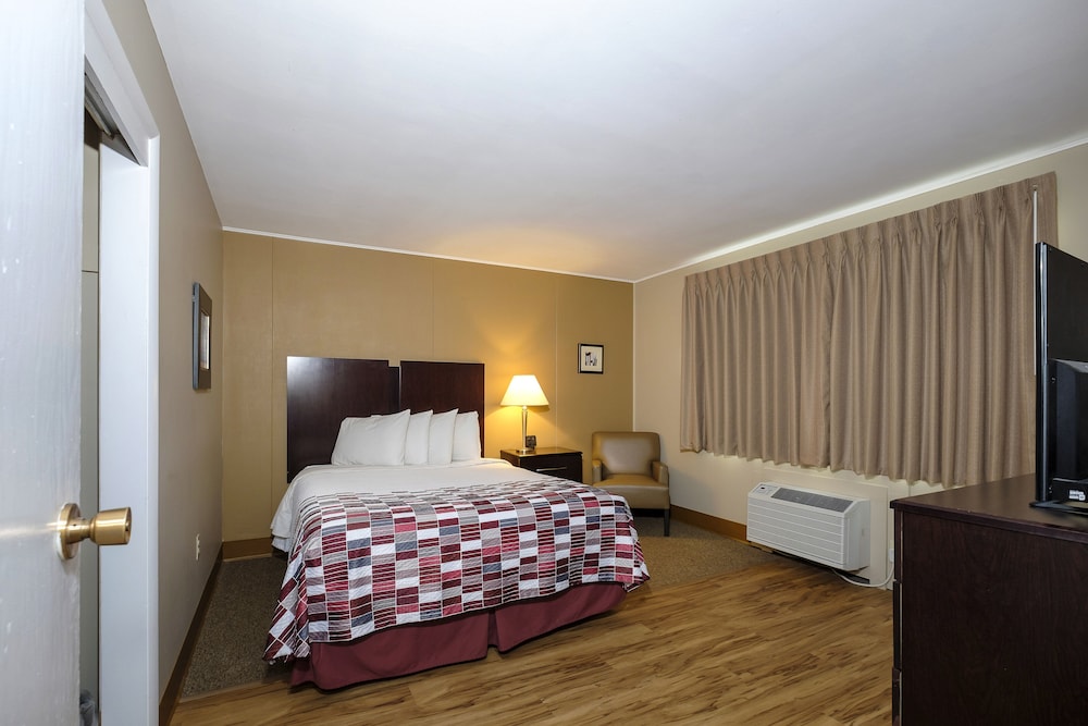 Red Roof Inn & Suites Herkimer - photo 21