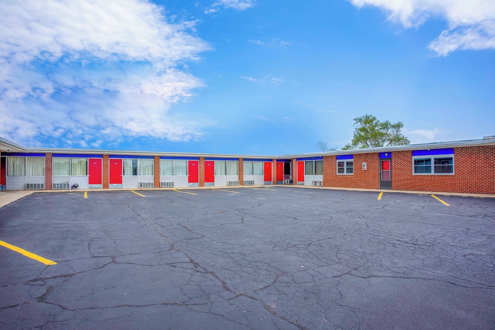 Lamplighter Inn By Oyo Independence — Independence