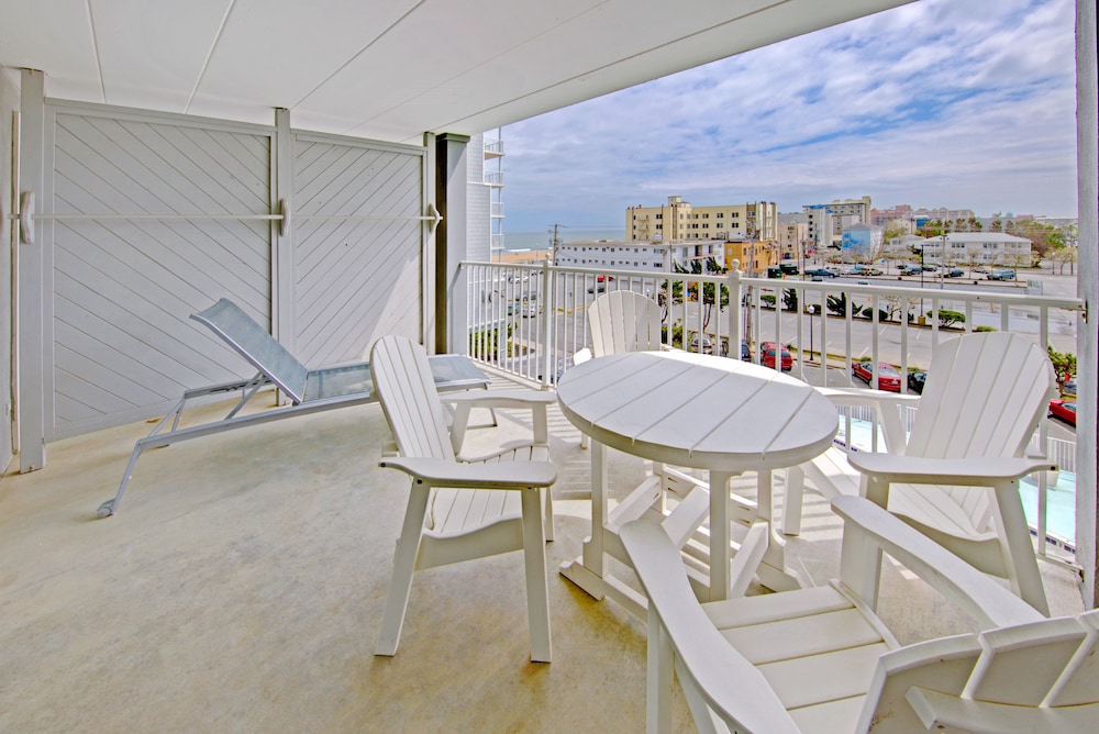 Commander Hotel & Suites - photo 35