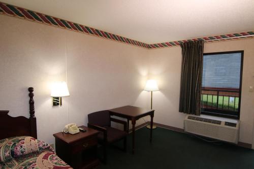 Executive Inn Kershaw - photo 21