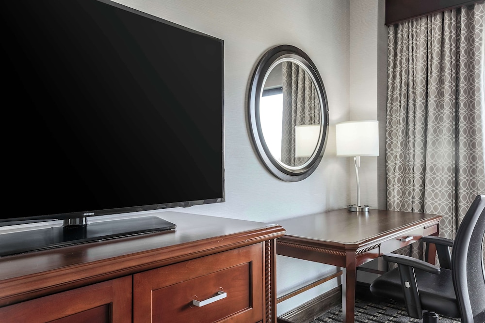 Hilton Phoenix Chandler - photo 13