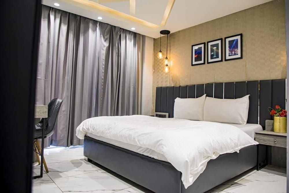 Azora By Cherish - carbon neutral hotel in New Delhi