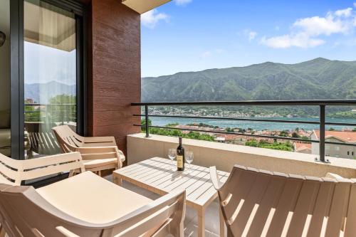 Alisa Sea View Apartment — 4-Star Luxury Hotel in Kotor, Montenegro