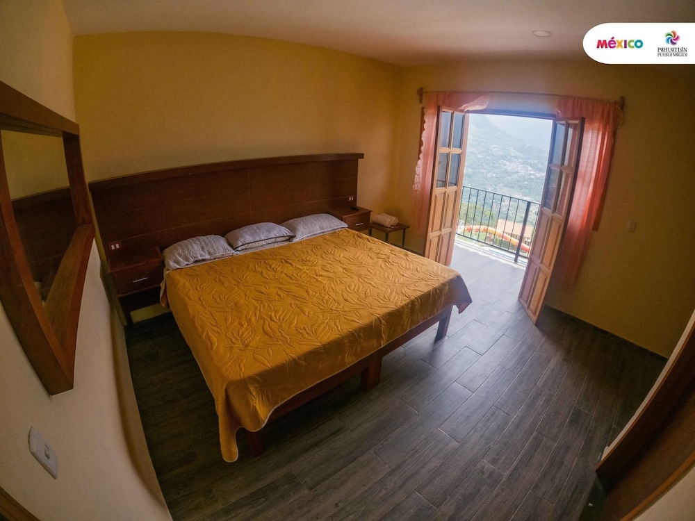 Hotel Las Brisas in Pahuatlan De Valle, Mexico