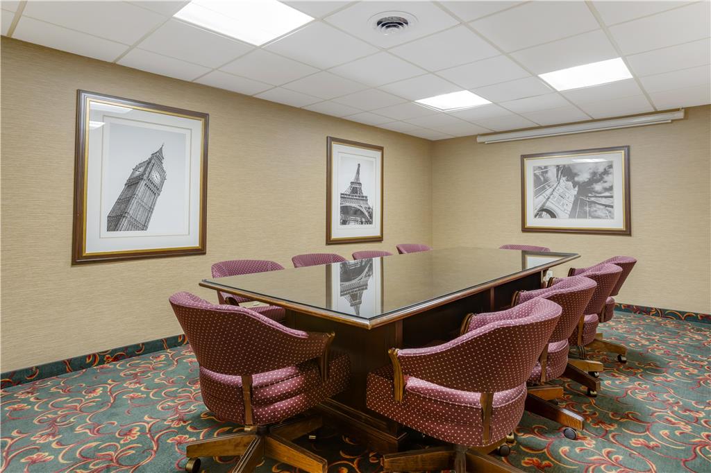 Best Western PLUS Morristown Inn Florham Park - photo 8