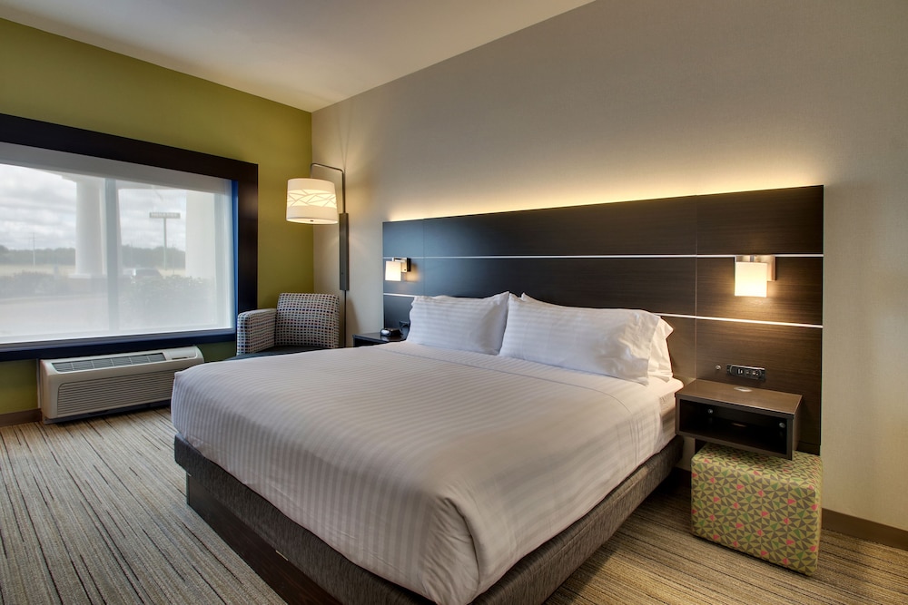 Holiday Inn Express & Suites Morris by IHG - photo 27