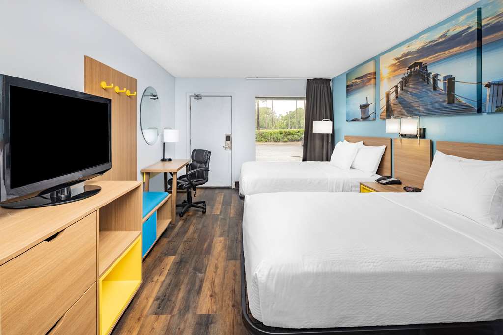 Days Inn by Wyndham Pensacola I 10 - photo 17