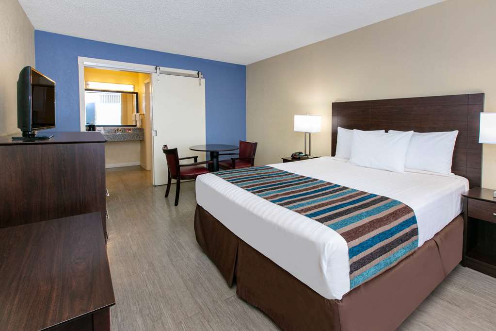 Days Inn by Wyndham Natchez - photo 8