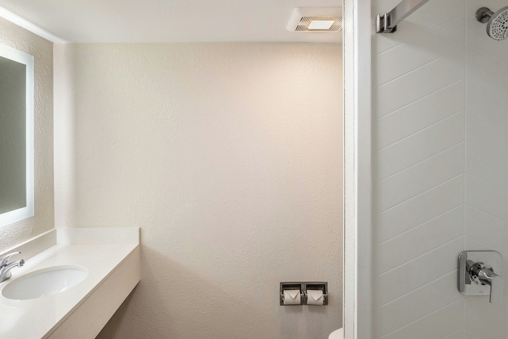 Fairfield Inn & Suites by Marriott Butler - photo 17