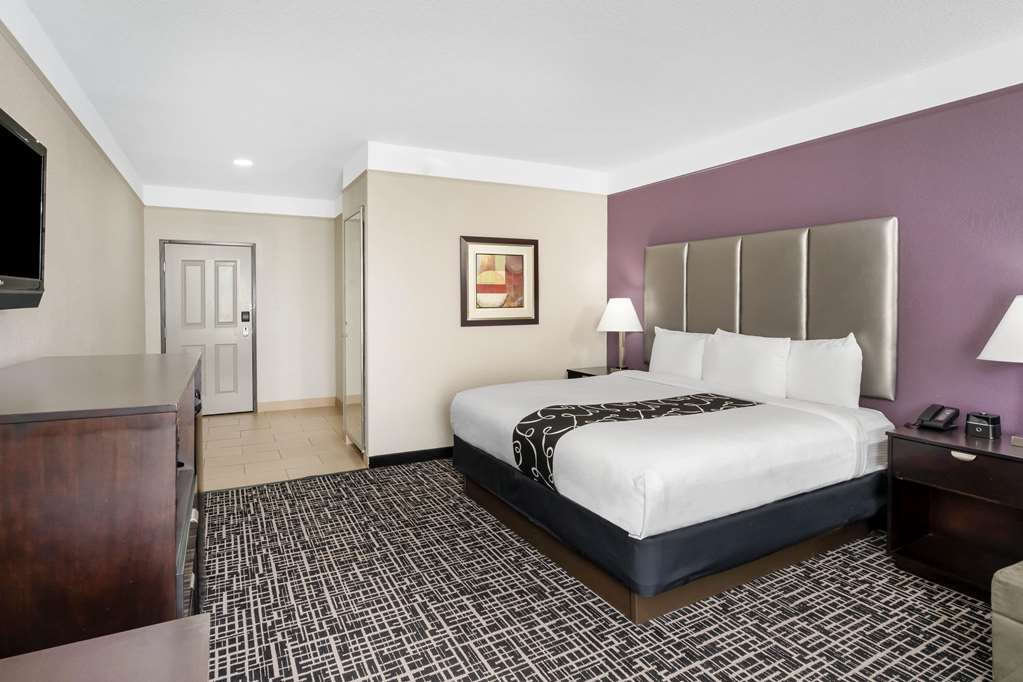 La Quinta Inn & Suites by Wyndham Canton MS - photo 15